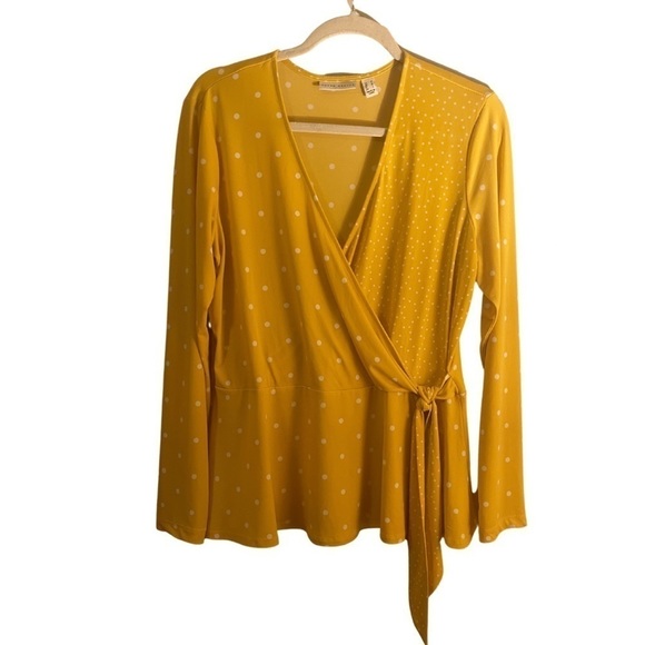 𝅺susan Graver Women’s Yellow Blouse Size Medium - Picture 1 of 6